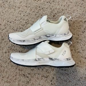 TIEM CYCLING SHOES SIZE 9 white